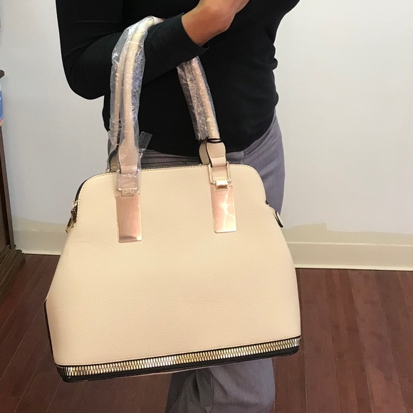 Handbags - Tote Bag with Gold Zipper Detail
